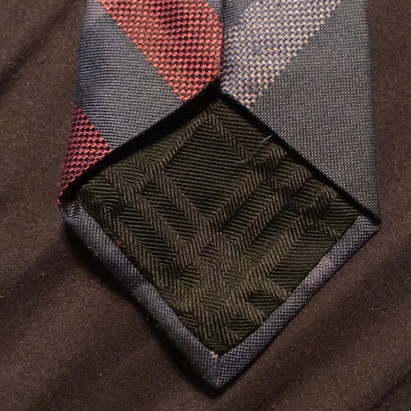 Burberry London Skinny Tie - Picture 4 of 4